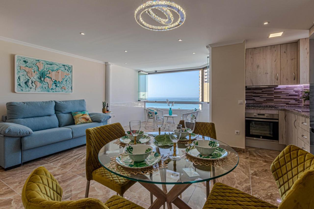 פואנגירולה Costa Paradise - Beachfront Apartment מראה חיצוני תמונה